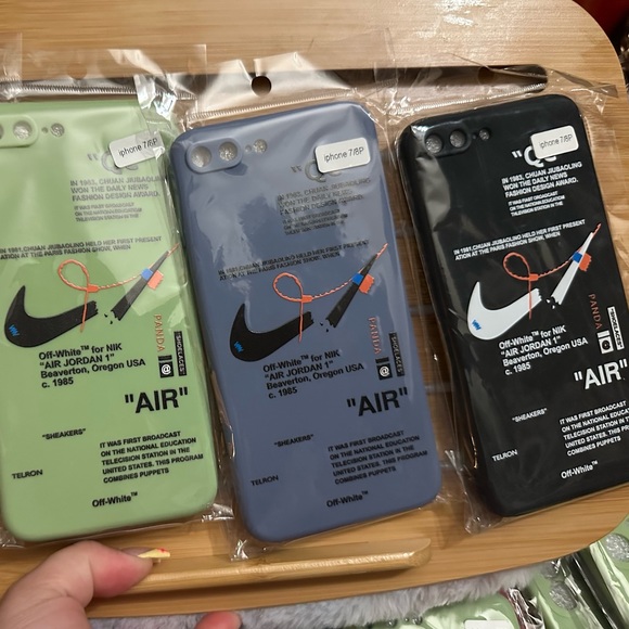 4 Brand new iPhone cases - Picture 3 of 3